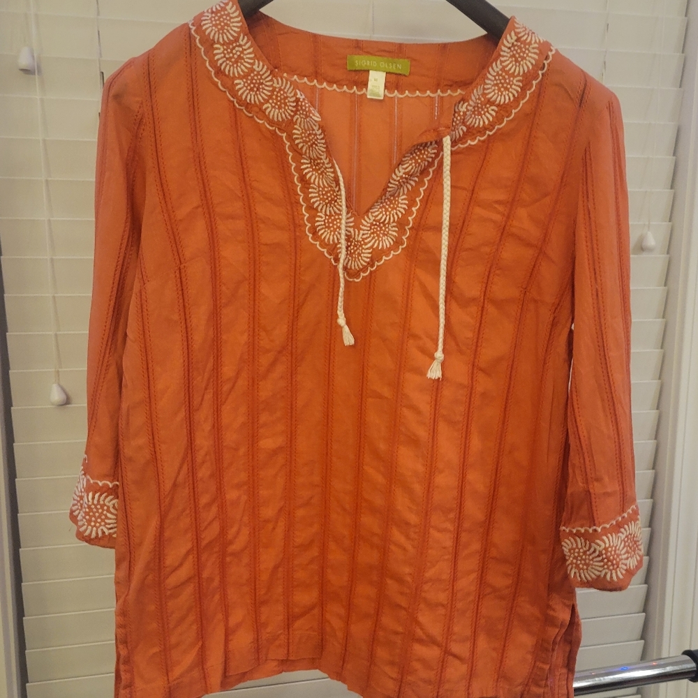 Tunic - Picture 2 of 4
